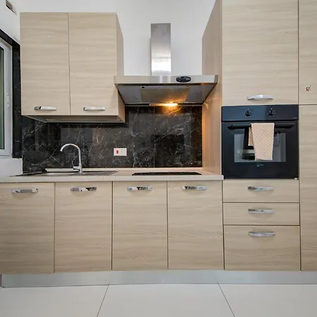 Cozy 1br In Gzira, Steps From Sliema By 360 Estates *