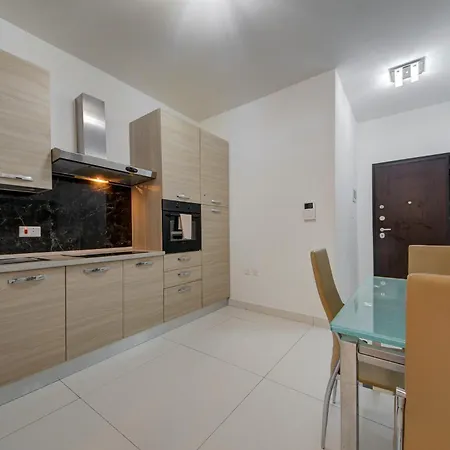 Cozy 1br In Gzira, Steps From Sliema By 360 Estates Διαμέρισμα
