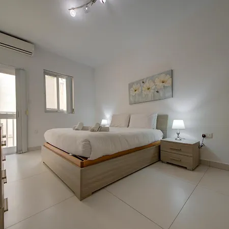 Apartment Cozy 1br In Gzira, Steps From Sliema By 360 Estates Gzira